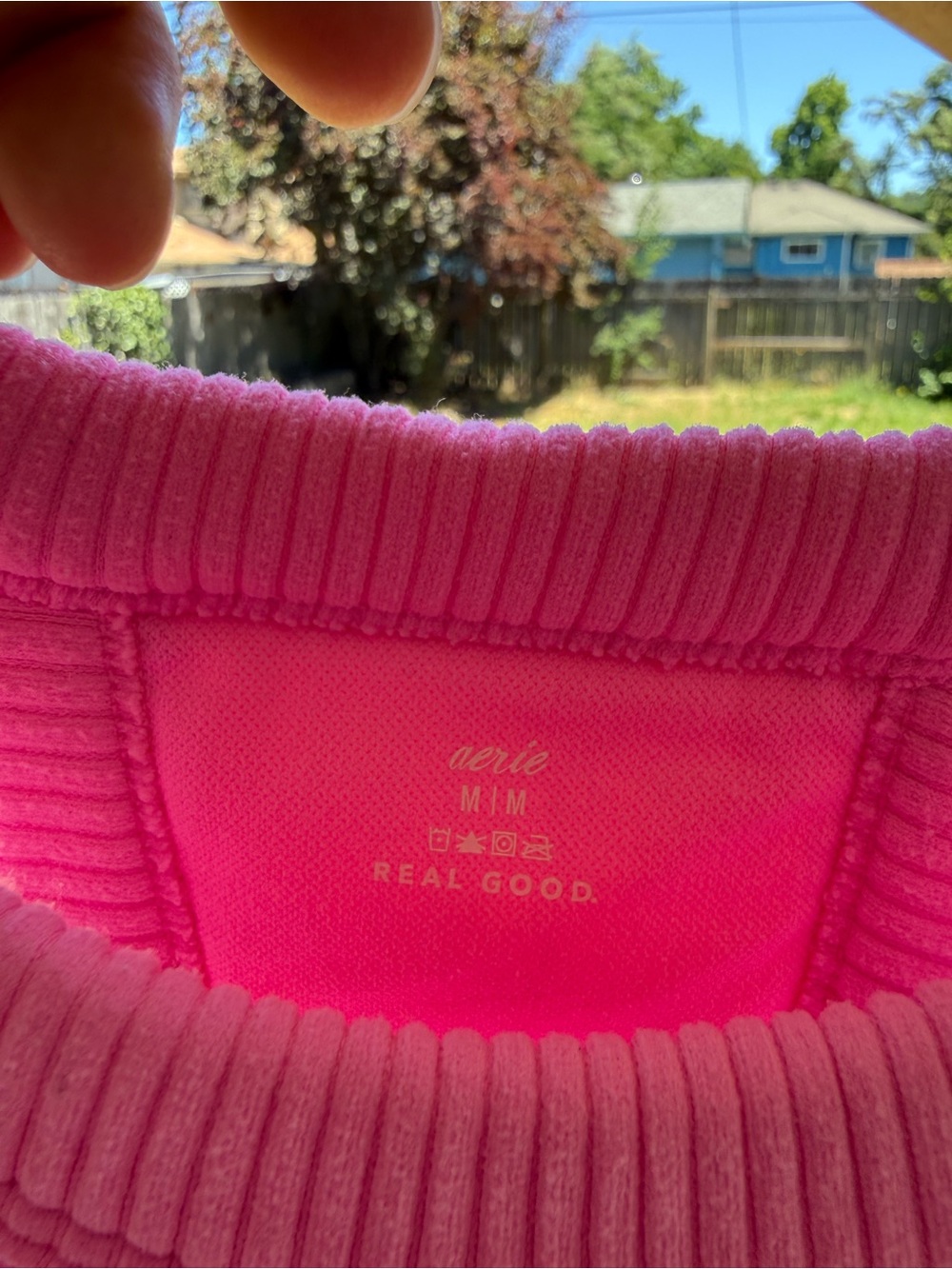 Women’s Aerie Pink Ribbed Halter Crop Top‎ size M excellent condition - Picture 5 of 5